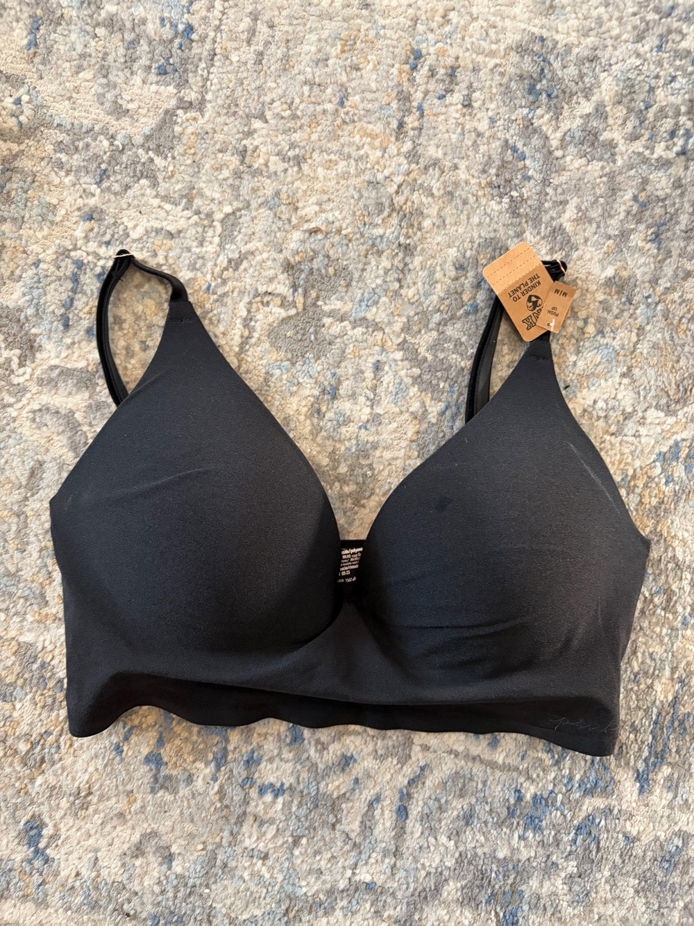 Pink Victorias Secret Women’s Medium M Black Wireless Push Up Bra NWT